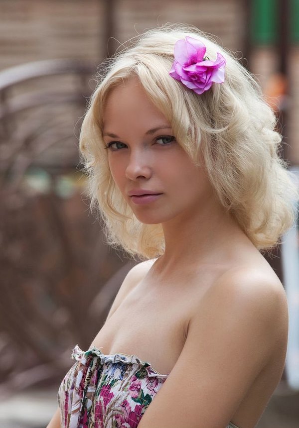 Зина, 26